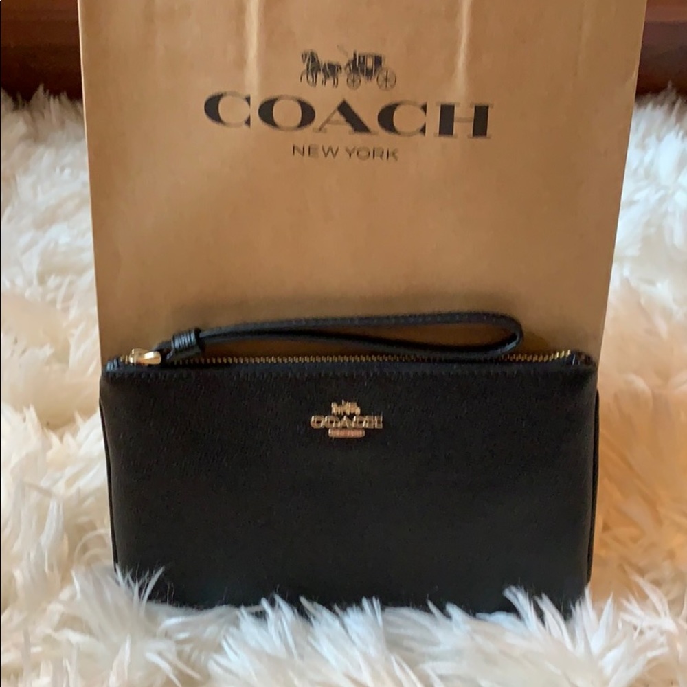 Black Leather Coach clutch/wristlet
